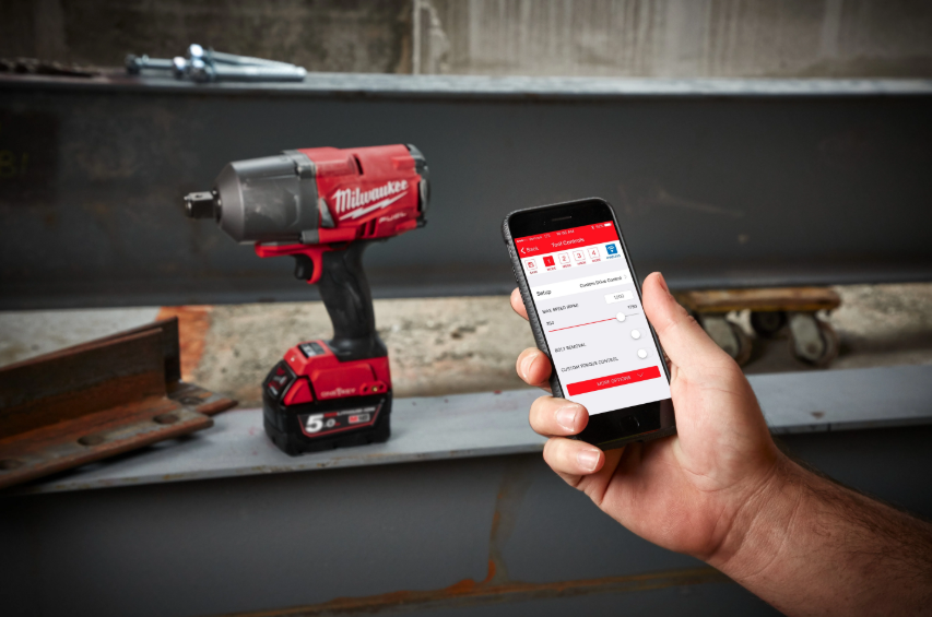 M18 FUEL™ ONE-KEY™ ¾″ high torque impact wrench with friction ring