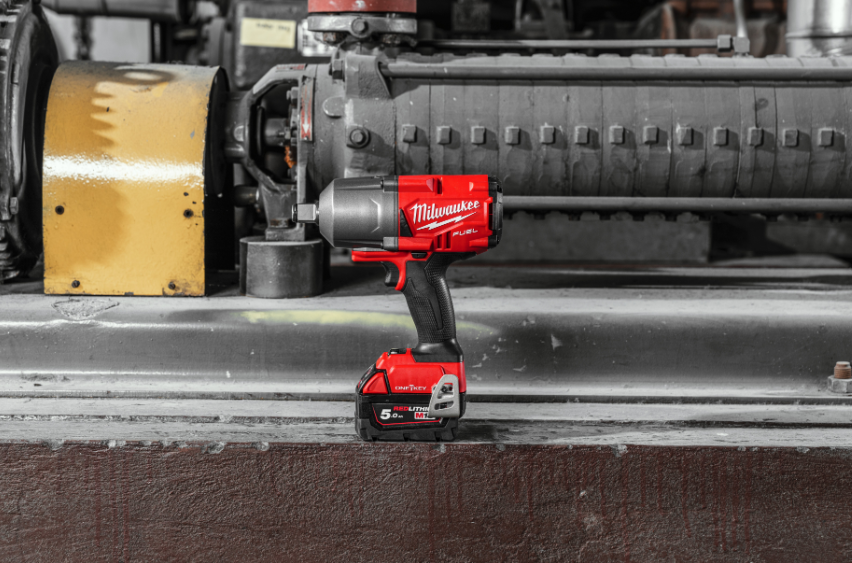 M18 FUEL™ ONE-KEY™ ¾″ high torque impact wrench with friction ring