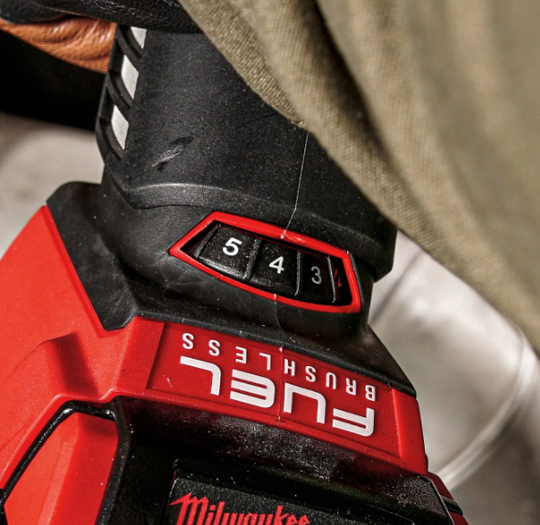 M18 FUEL™ 125 mm variable speed & braking angle grinder with paddle switch | BCZA