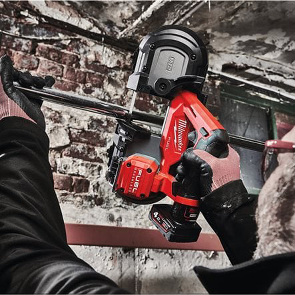 M12 FUEL™ sub compact band saw with 64 mm cutting capacity | M12 FBS64-402C | 4933478440