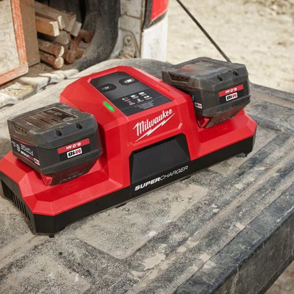 M18™ dual bay super charger | M18 DBSC | 4932492531