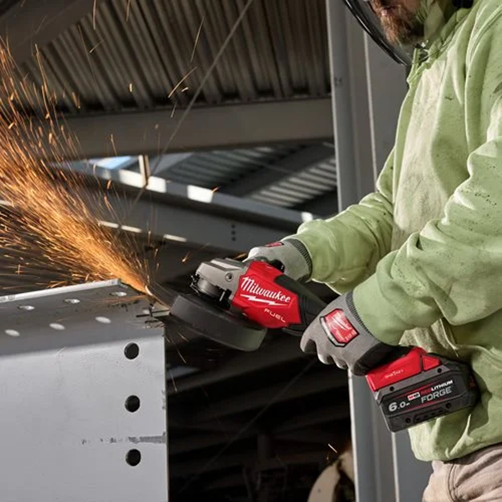 M18 FUEL™ high performance 180 mm braking grinder with variable speed & ONE-KEY™ Gen 2 | M18 FHSAGO180VXPDB2-0X | 4933498942