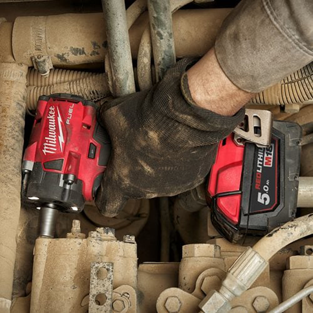 M18 FUEL™ ½″ compact impact wrench with friction ring | M18 FIW2F12-502X | 4933478443