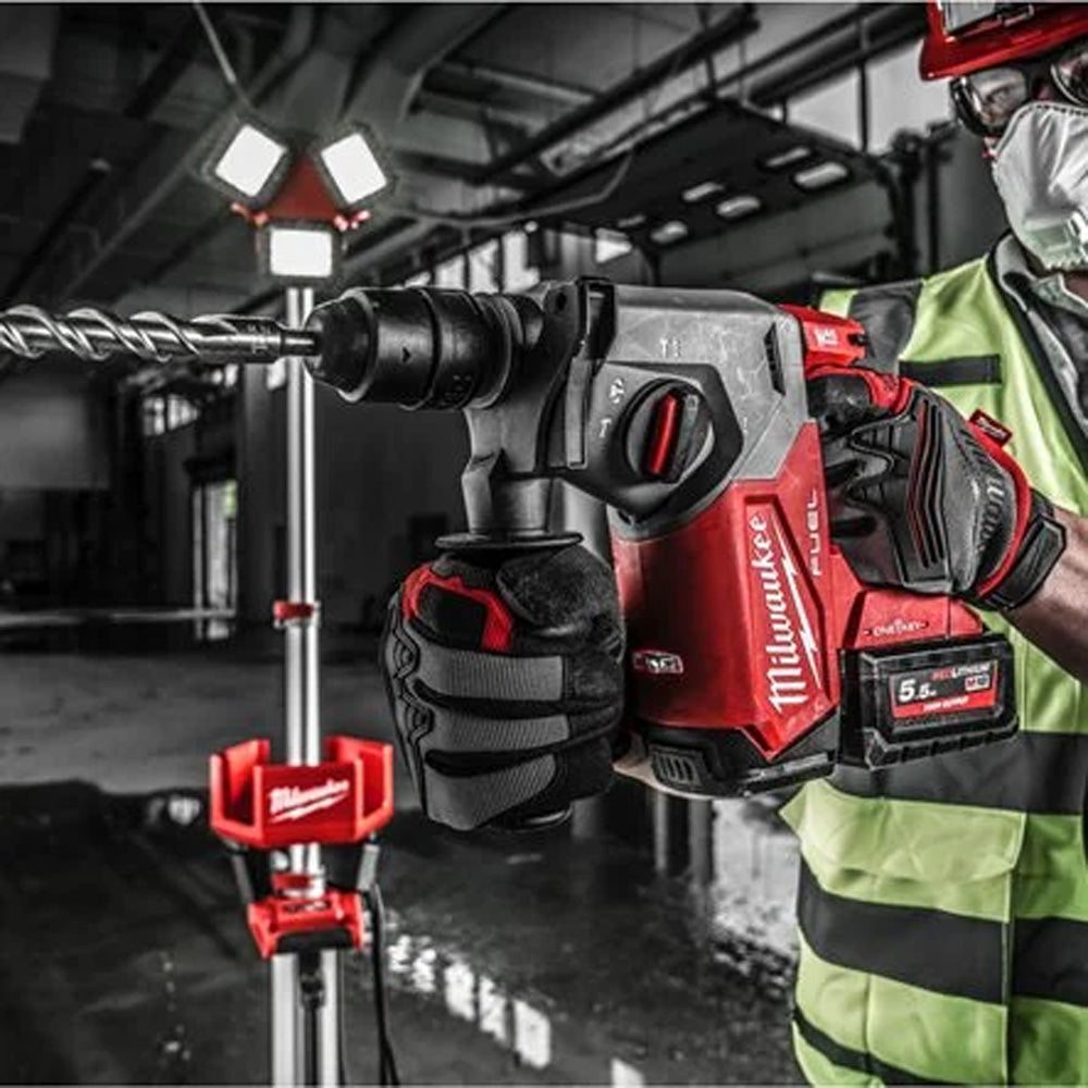 M18 FUEL™ 4-mode 26 mm SDS-Plus hammer with FIXTEC™ chuck and ONE-KEY ...
