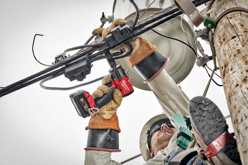 M18 FUEL™ ½″ mid-torque impact wrench with friction ring | BCZA