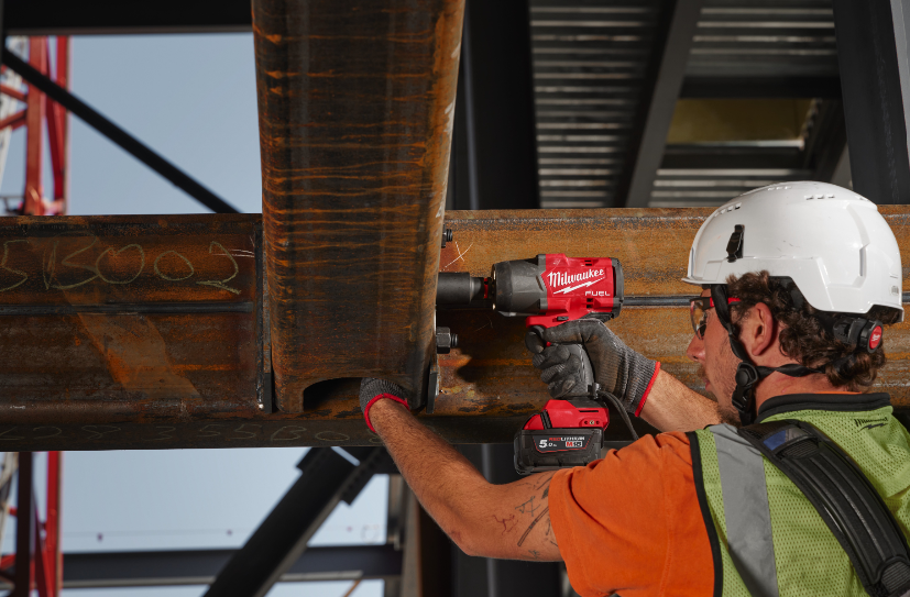 M18 FUEL™ ½″ high torque impact wrench with friction ring | BCZA