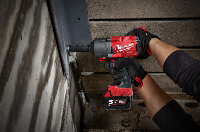 M18 FUEL™ ONE-KEY™ ¾″ high torque impact wrench with friction ring